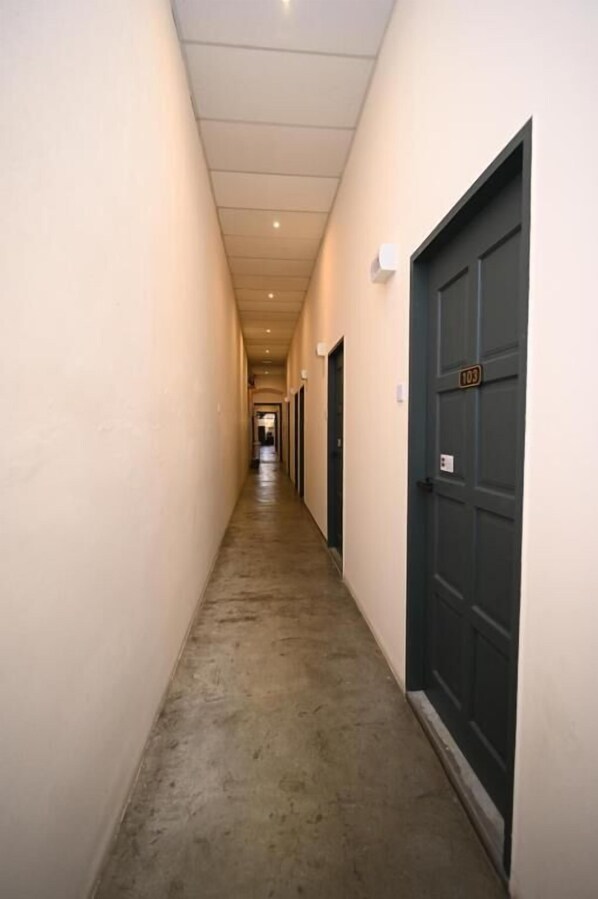 Masa, ütü/ütü masası, ücretsiz kablosuz İnternet