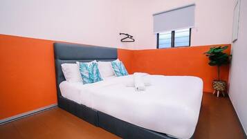 Kamar Double, 1 Tempat Tidur Queen | Meja kerja, setrika/meja setrika, dan Wi-Fi gratis