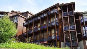 Exterior - Apartment in Charmettoger With Ski Access (Bourg-Saint-Maurice)