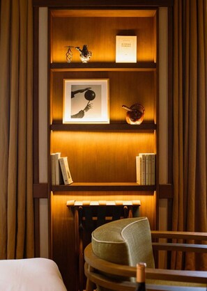 House | Interior - Confidential Suite 6, a Stone's Throw From the Louvre (Paris)