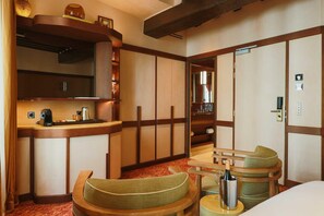 House | Interior - Confidential Suite 6, a Stone's Throw From the Louvre (Paris)