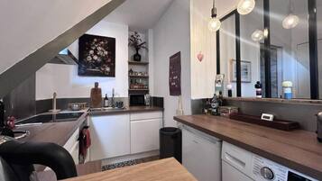 Fridge, microwave, oven, dishwasher