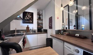 Fridge, microwave, oven, dishwasher - Apartment in Deauville Near the Sea (Deauville)