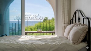 Basic Room, 1 Bedroom (Room 303) | 1 bedroom, free WiFi - Samcheok Sea Road Pension (Samcheok)