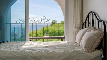 Basic Room, 1 Bedroom (Room 303) | 1 bedroom, free WiFi