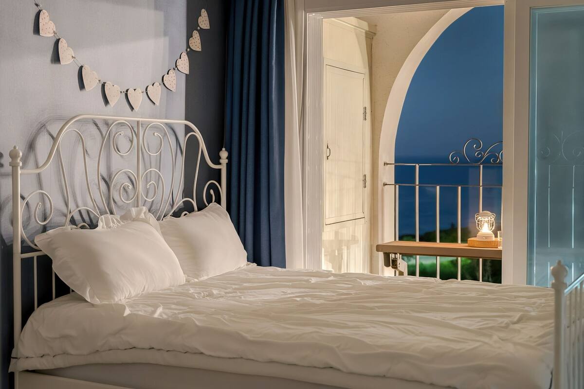 Basic Room, 1 Bedroom (Room 301) | 1 bedroom, free WiFi