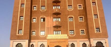 Fachada de la propiedad