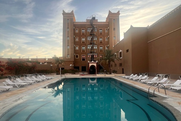 Kolam renang outdoor