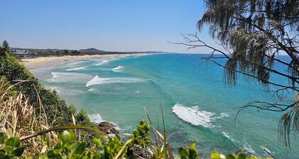 Country Cove, Queenslander tree house!
Countryside in the Sunshine Coast