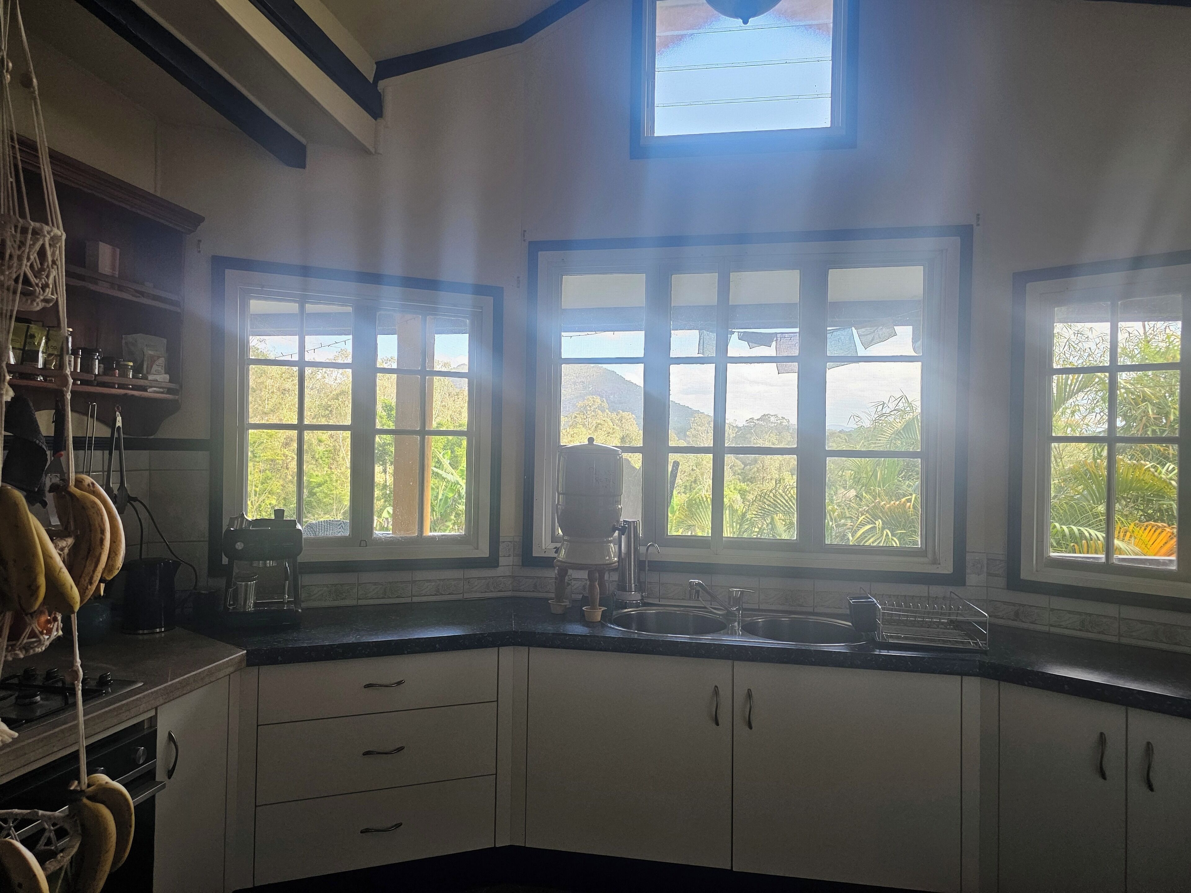 Micro-ondes, four, plaque de cuisson