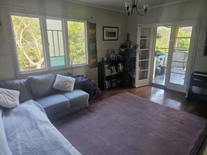 تلفزيون ذكي، كُتُب