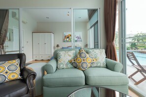 Appartement, 1 slaapkamer, toegankelijk voor mindervaliden, uitzicht op zwembad | Woonruimte