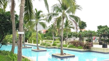 Condo, 2 Bedrooms, Accessible, Balcony | Kolam renang | Kolam renang terbuka