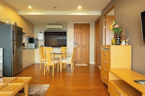 Apartment, 1 Bedroom, Accessible, Balcony | Private kitchen