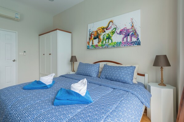 คอนโด, 1 ห้องนอน, พร้อมสิ่งอำนวยความสะดวกสำหรับผู้พิการ, วิวสระว่ายน้ำ | 3 ห้องนอน