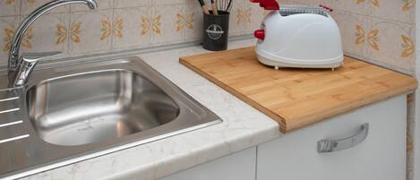 Kühlschrank, Mikrowelle, Toaster