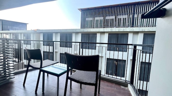 Studio, Multiple Bedrooms, Accessible, Balcony | Property grounds