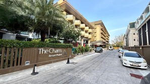 Exterior - Studio Apartments With Shared Pool Near Patong Beach (Patong)