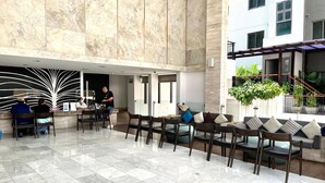 Lobby - Studio Apartments With Shared Pool Near Patong Beach (Patong)