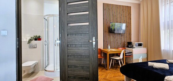 1 Schlafzimmer, Bügeleisen/Bügelbrett, kostenloses WLAN, Bettwäsche