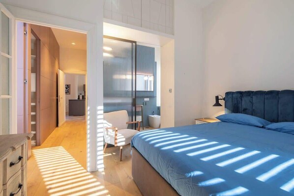 3 bedrooms, iron/ironing board, travel cot, WiFi