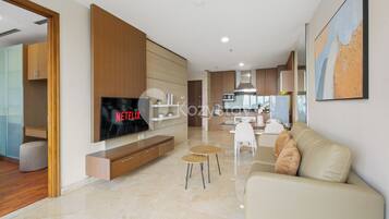 Apartment, 2 Bedrooms, City View | Living room | Smart TV, Netflix, streaming services