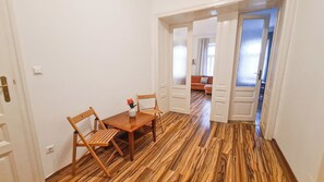 Basic Apartment | Exterior