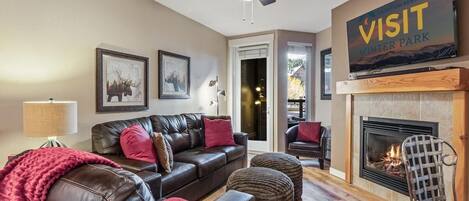 TV, fireplace