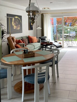 Interior - Apartment 'Buntspecht' with Mountain View, Private Terrace and Wi-Fi (Bad Wildbad)