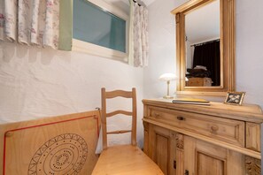 Interior - Apartment 'Buntspecht' with Mountain View, Private Terrace and Wi-Fi (Bad Wildbad)