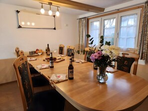 Dining - Apartment 'Alte Schmiede 2 Apartments' with Mountain View, Private Terrace and Wi-Fi (Feldberg (Schwarzwald))