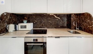 Private kitchen - Modern 1Bedroom Flat in Brentdord (Brentford)