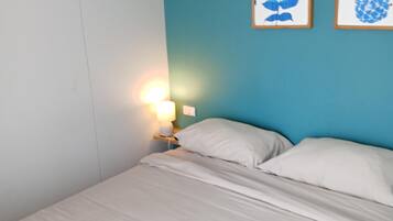 Apartamento, 1 habitación, balcón | Caja fuerte, cortinas opacas, tabla de planchar con plancha