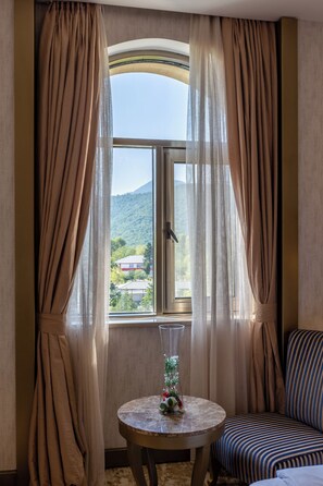 Superior Triple Room | Living area | Printers