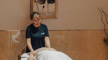 Sauna, Dampfbad, Massageanwendungen