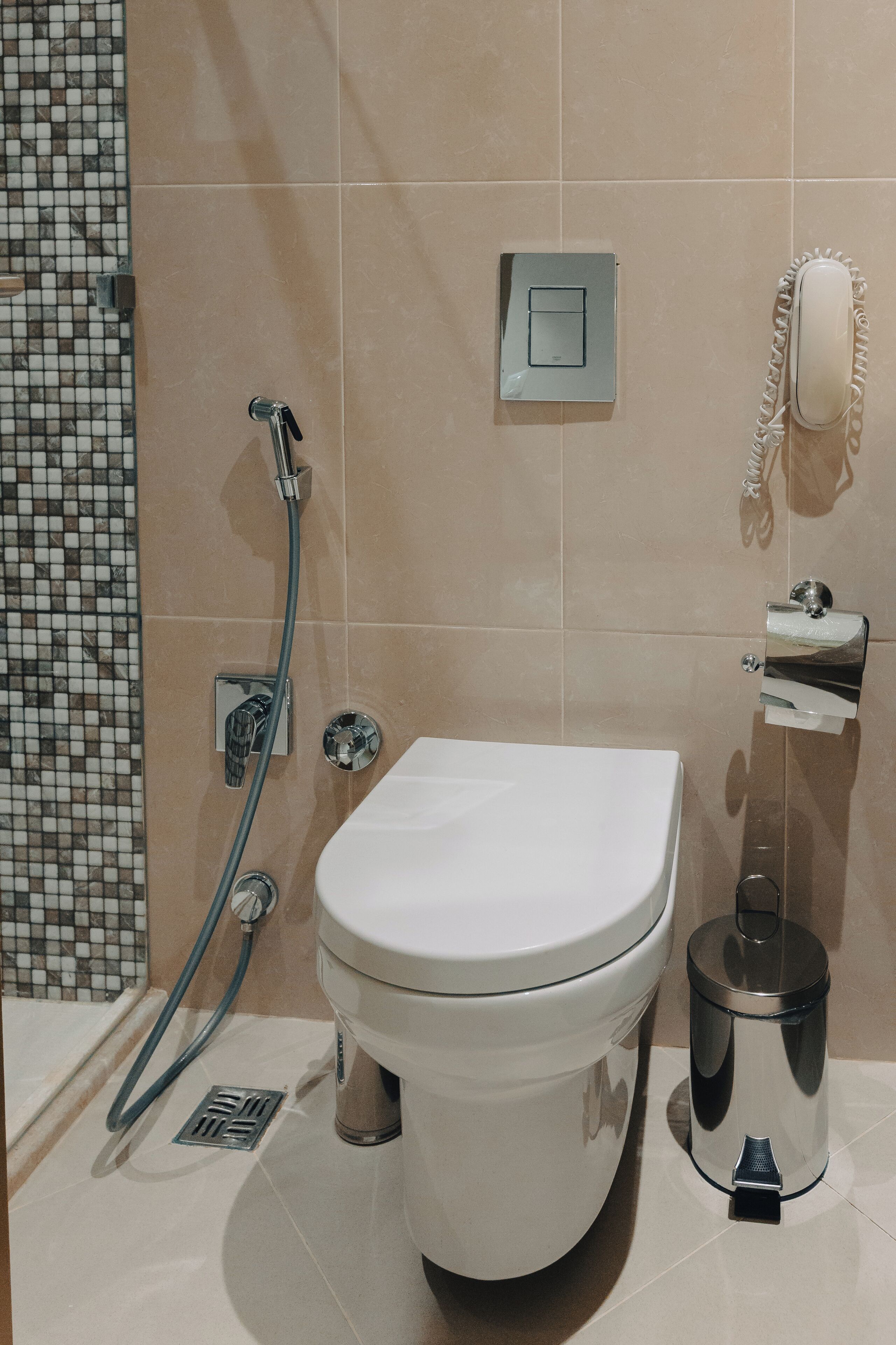 Familien-Suite | Badezimmer | Kostenlose Toilettenartikel, Haartrockner, Hausschuhe, Handtücher