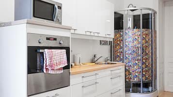 Apartament bàsic | Cuina privada | Frigorífic, microones, forn i placa de cuina