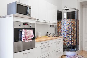 Apartament bàsic | Cuina privada | Frigorífic, microones, forn i placa de cuina