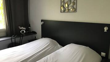 Kahden hengen standard-huone (kaksi sänkyä) | Ilmainen Wi-Fi