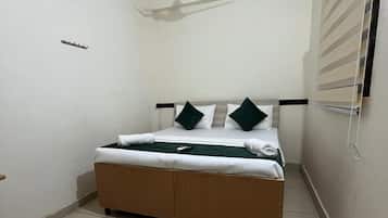 Classic-Zimmer | Schreibtisch, laptopgeeigneter Arbeitsplatz, kostenloses WLAN