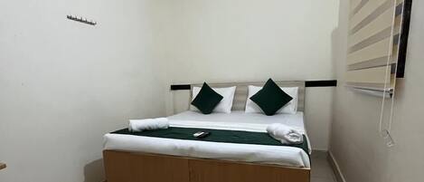 Desk, laptop workspace, free WiFi