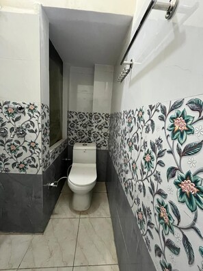 Desk, laptop workspace, free WiFi