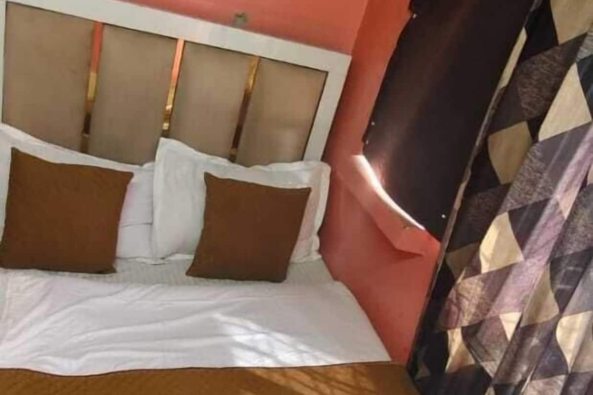 Standard Room | Rollaway beds, free WiFi, bed sheets