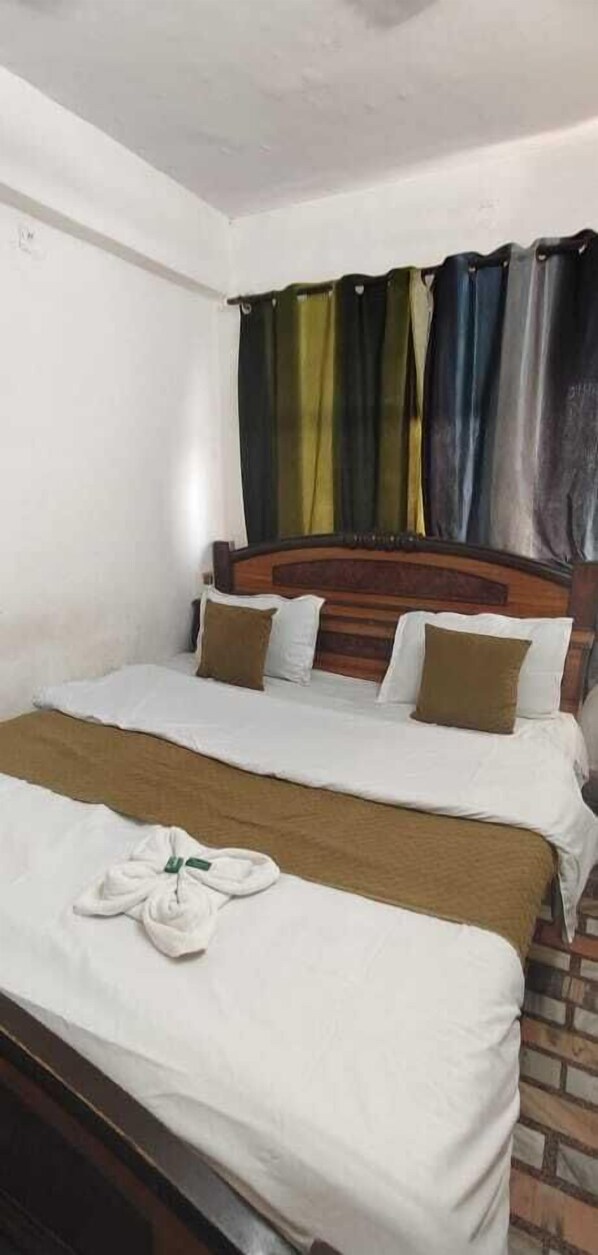 Standard Room | Rollaway beds, free WiFi, bed sheets