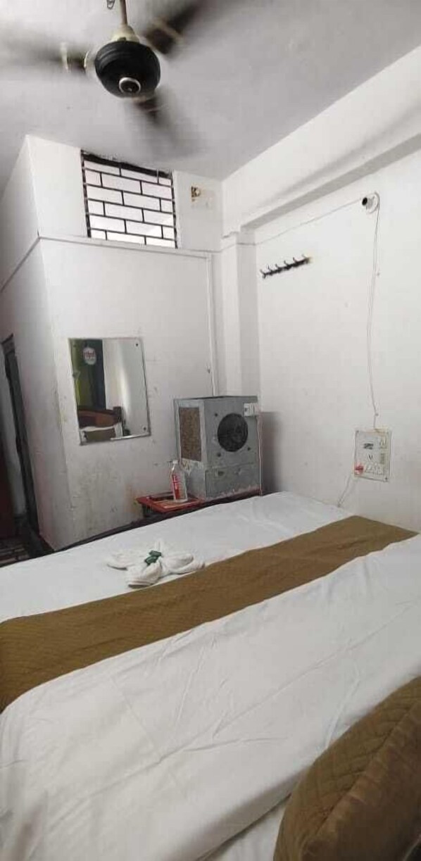 Standard Room | Rollaway beds, free WiFi, bed sheets