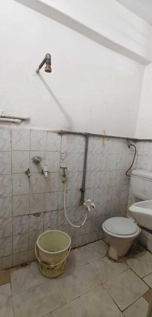 Standard Room | Bathroom