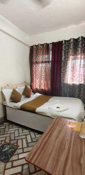 Standard Room | Rollaway beds, free WiFi, bed sheets