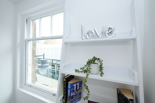 1C Lime Street Apartment