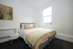 1 bedroom, iron/ironing board, WiFi, bed sheets - 1C Lime Street Apartment (Bedford)