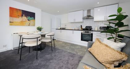1C Lime Street Apartment